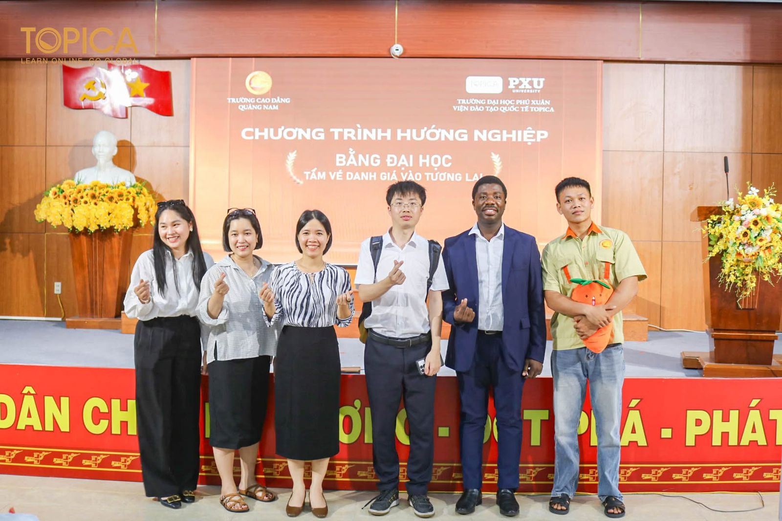 Dr. David Asare with students in Da Nang - Image 6